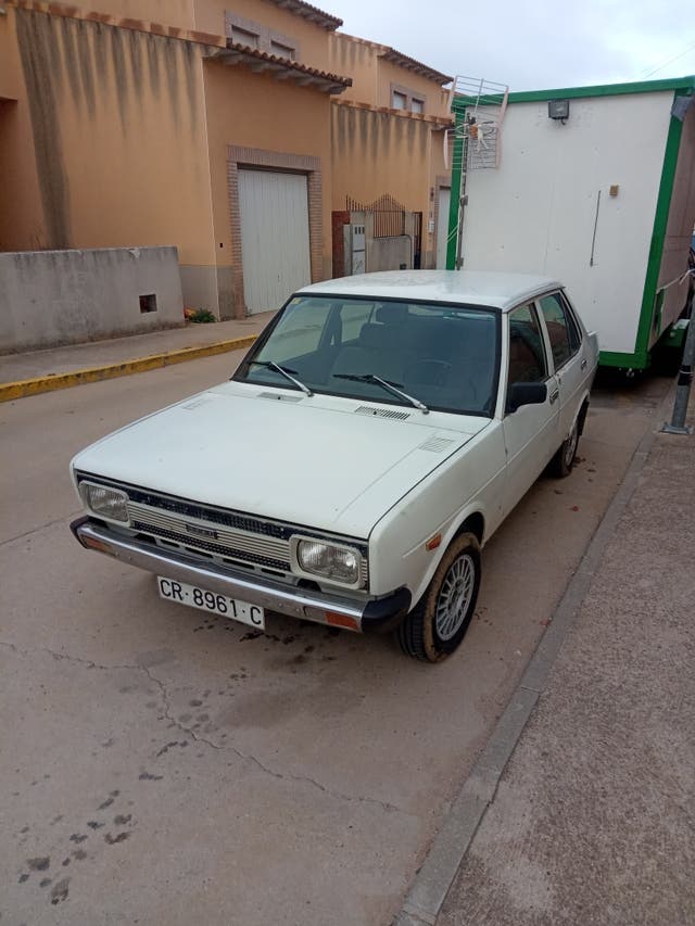 SEAT 131 1976