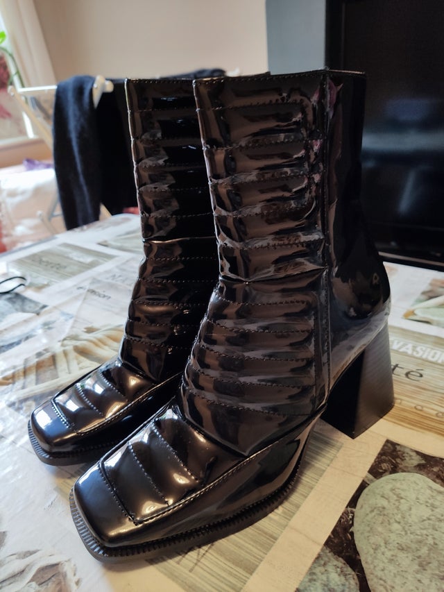 Black Boots