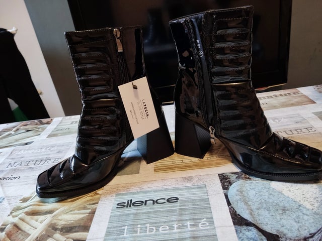 Black Boots