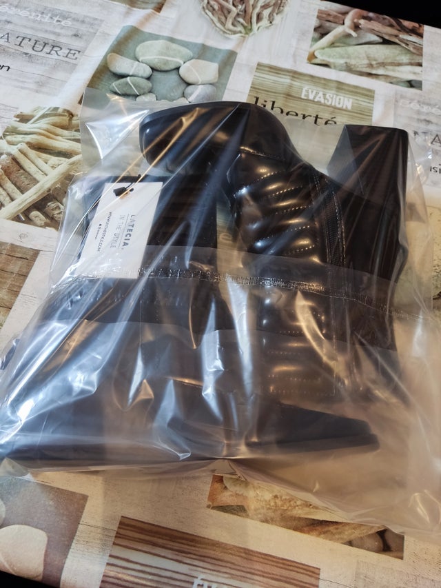 Black Boots