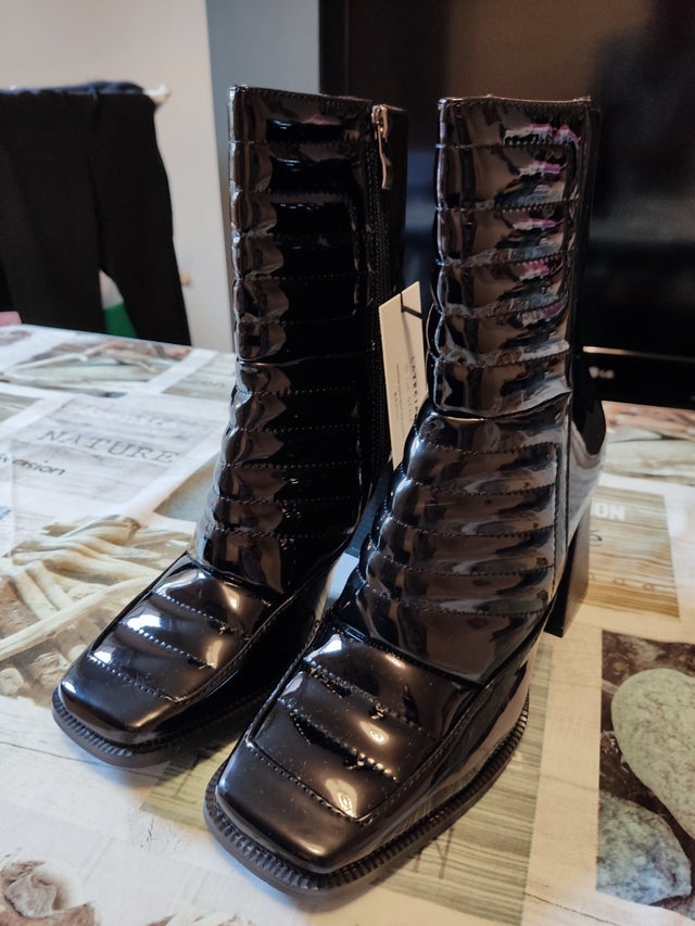 Black Boots