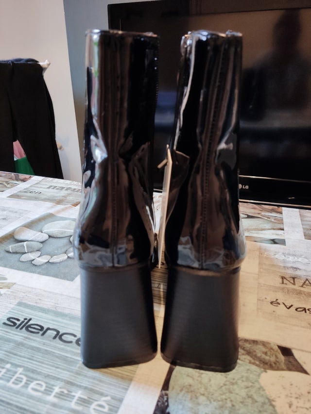 Black Boots
