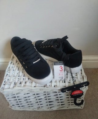 Black seakers