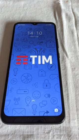 realme C21