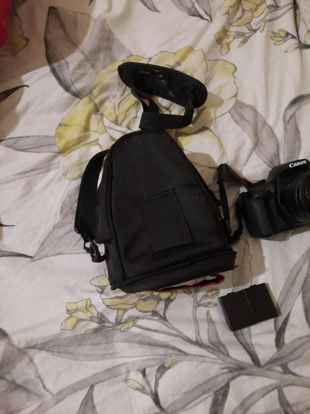 CANON 1300D