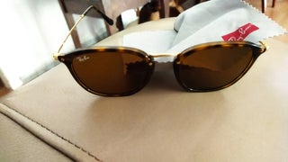 se venden Ray-Ban