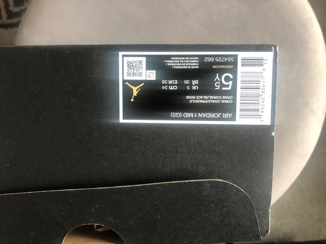 Air Jordan 1 mid
