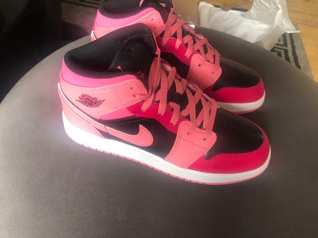 Air Jordan 1 mid