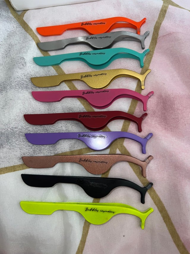 Eyelash applicator